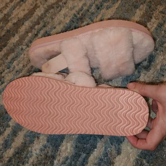Aeropostale Plush Slippers || sz10 || NWT - Picture 3 of 7